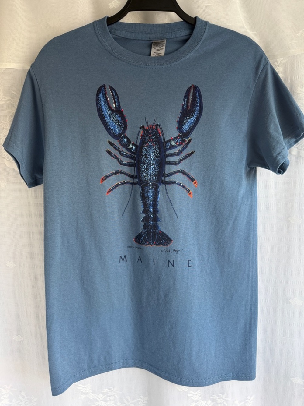 Gildan Blue Short-Sleeve Maine Lobster Graphic Tee